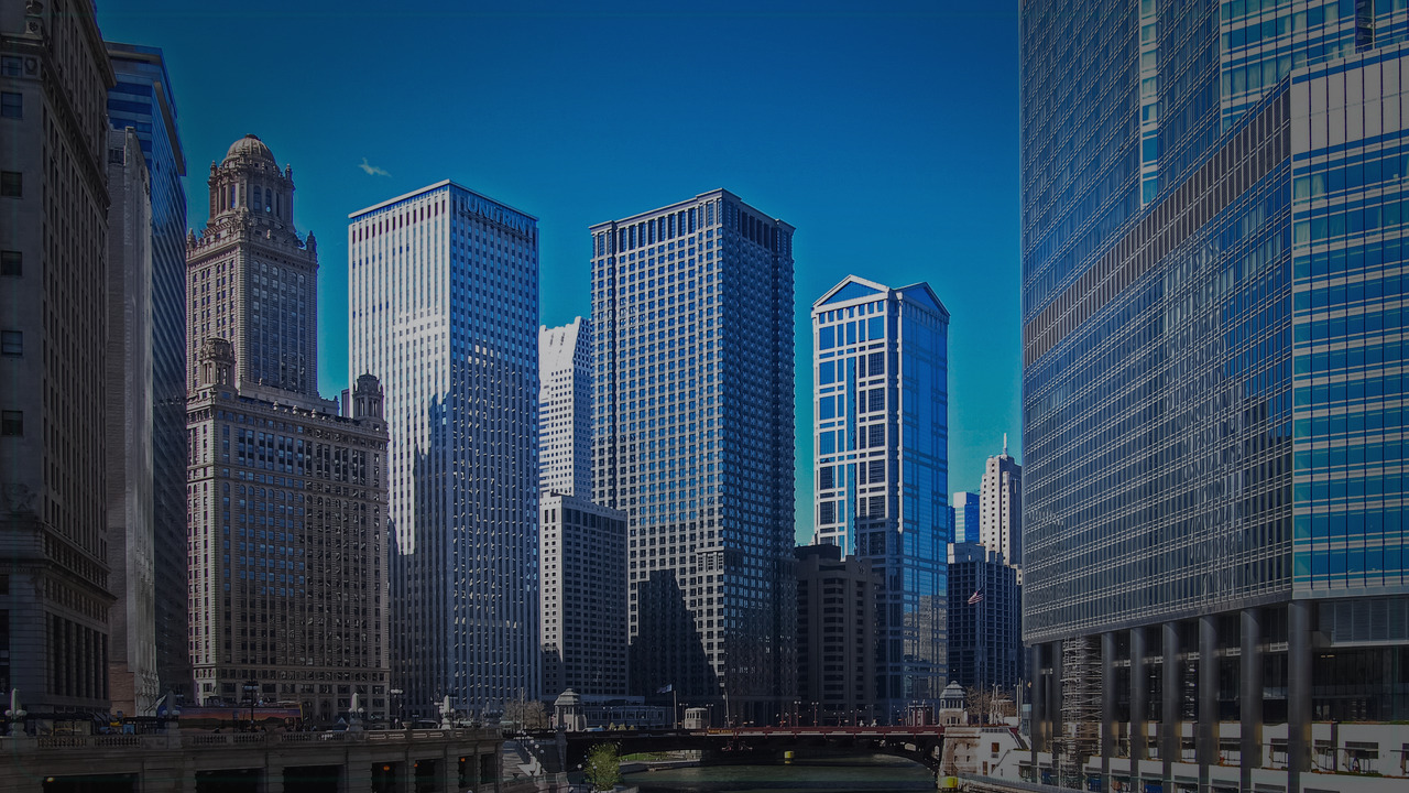 Chicago skyline themed Pine Script service cover with dark market grading